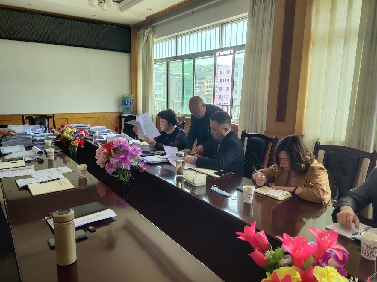 广元市市场监管局检查我区教育收费工作